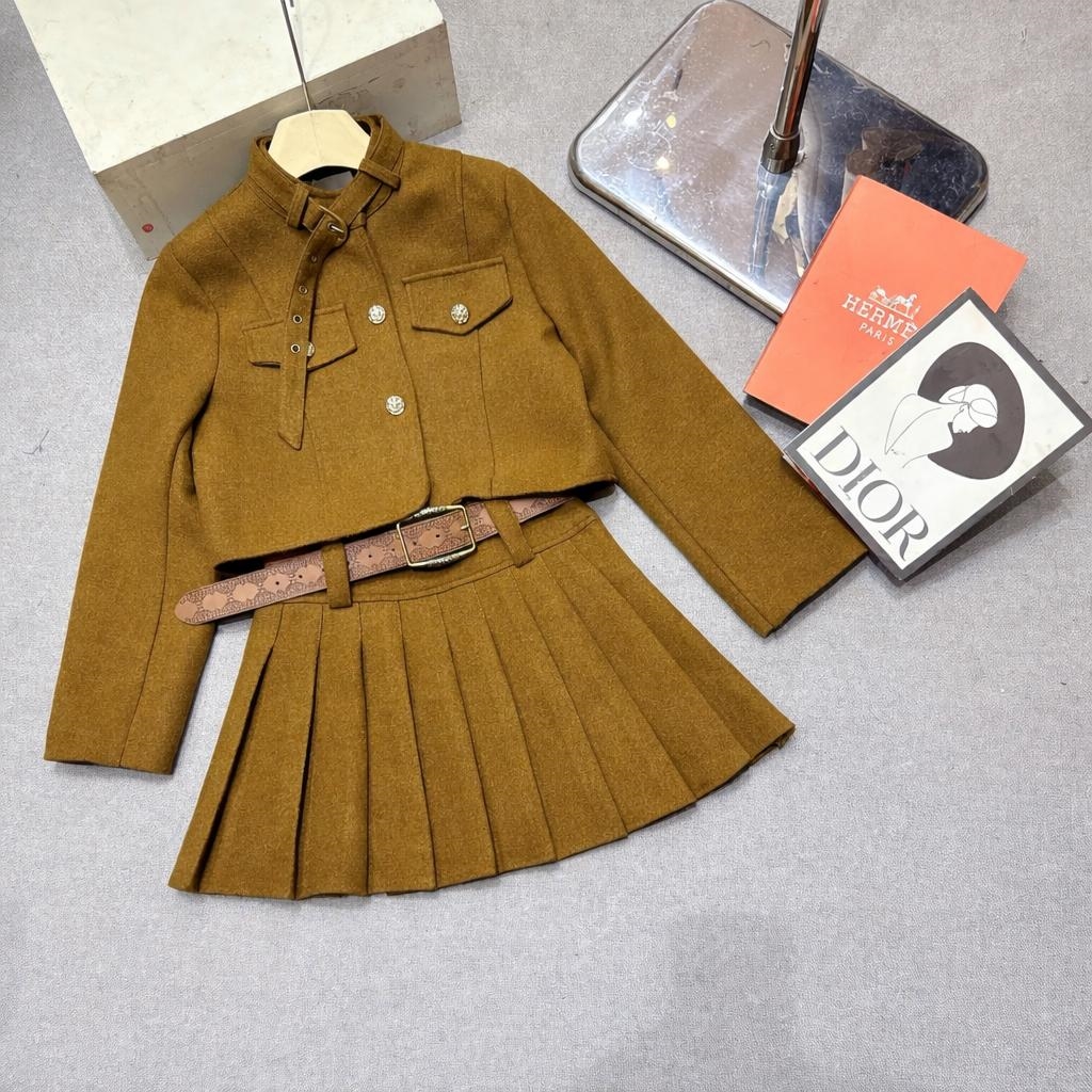 Sét Chân Váy Dạ Cao Cấp Thiết Kế Jacket Dáng Gọn Kết Hợp Chân Váy Xếp Ly Chất Liệu Mềm Mại Thoải Mái Phù Hợp Nhiều Dịp